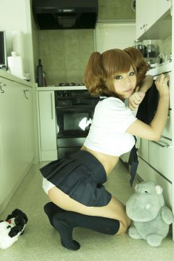 杨凝冰和黑人在厨房里做