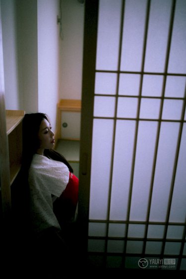 她越哭他撞得越凶