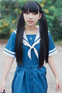 靓女大战小丑头套男