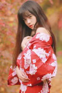 人妻丰满的少妇雪白的肉体视频