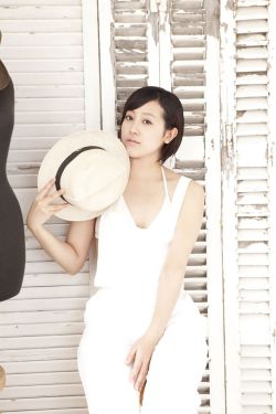 极品美女下海苗条身材修长美腿