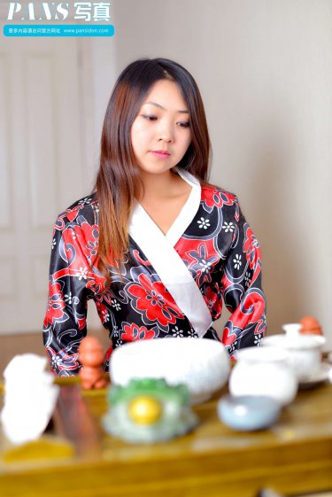 周末同床在线播放